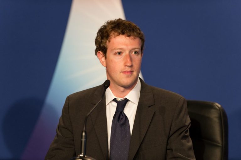 Saving face: Zuckerberg dines with U.S. senators following privacy concerns