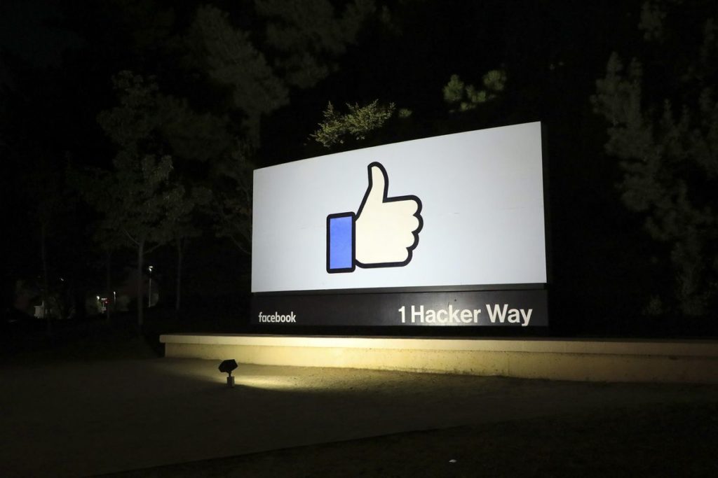 Facebook tests hiding ‘Likes’ from the public on their social media posts