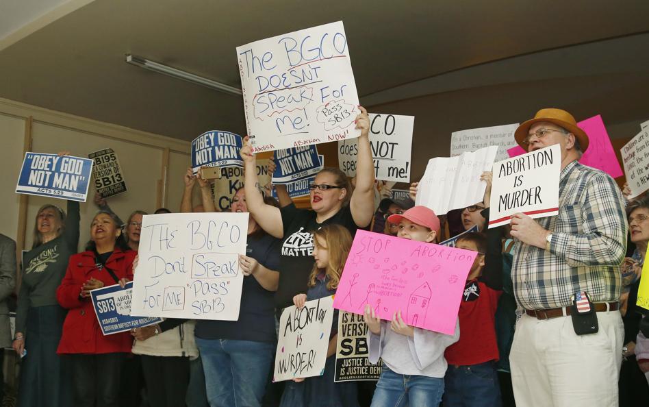 New aborton law blocked by Oklahoma judge