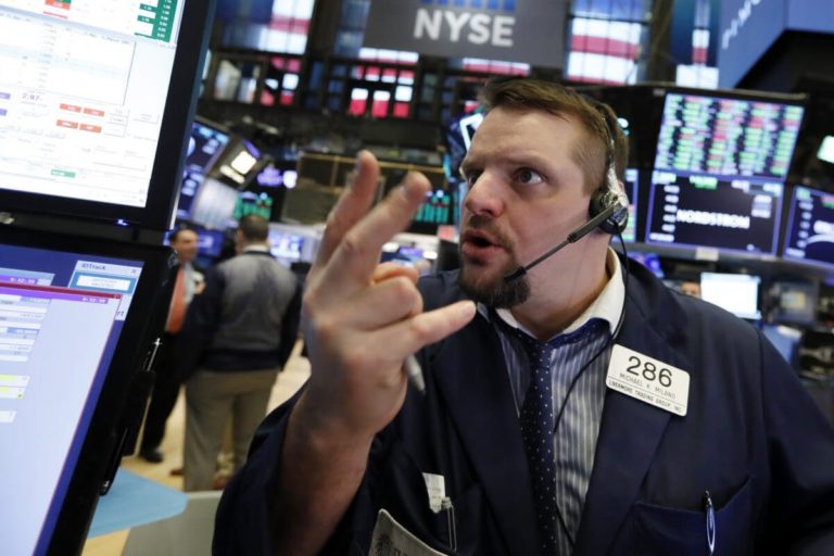 Dow Rises Cautiously Amid Fears Trump Deal Gets ‘Torn Up’ in 2020