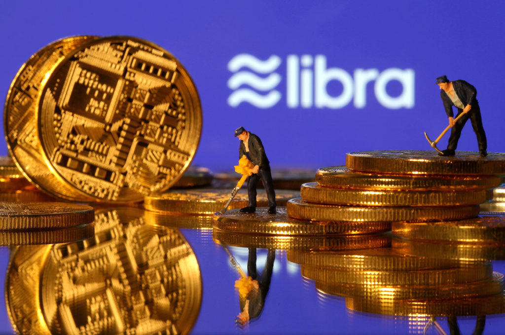 Facebook yields to pressure from banks and governments and regulates its Libra project
