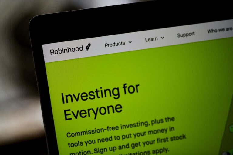 Robinhood IPO Filing Is a Lesson in Meme Finance – Bloomberg
