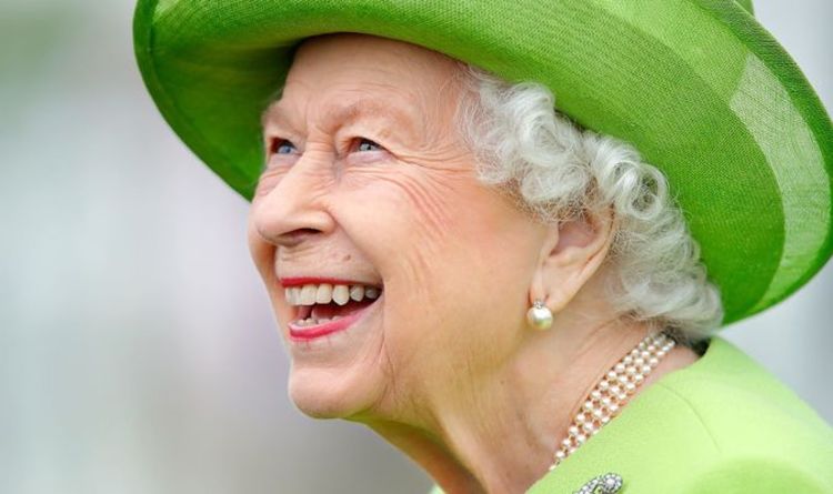 Queen ‘never, ever talks about herself or complains’, White House official tells