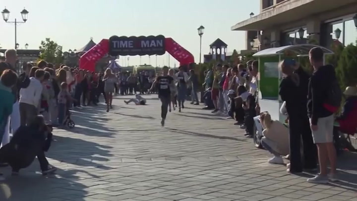 Watch: High heels sprint race for both men and women takes place in Russia