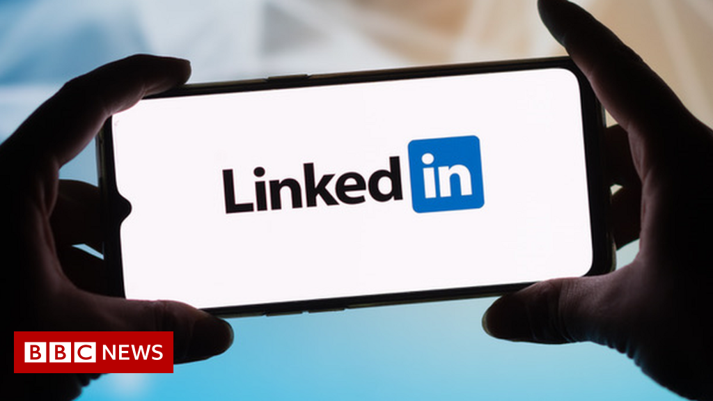 Microsoft shutting down LinkedIn in China – BBC News