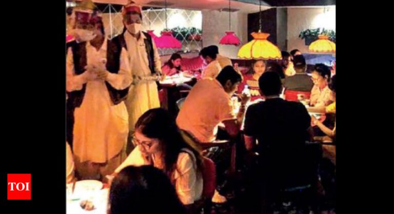 Kolkata: Restaurants run out of food, down shutters as patrons indulge in revenge dining | Kolkata