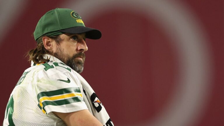 Why Pro Athletes Like Aaron Rodgers Are So Susceptible to Medical Quackery