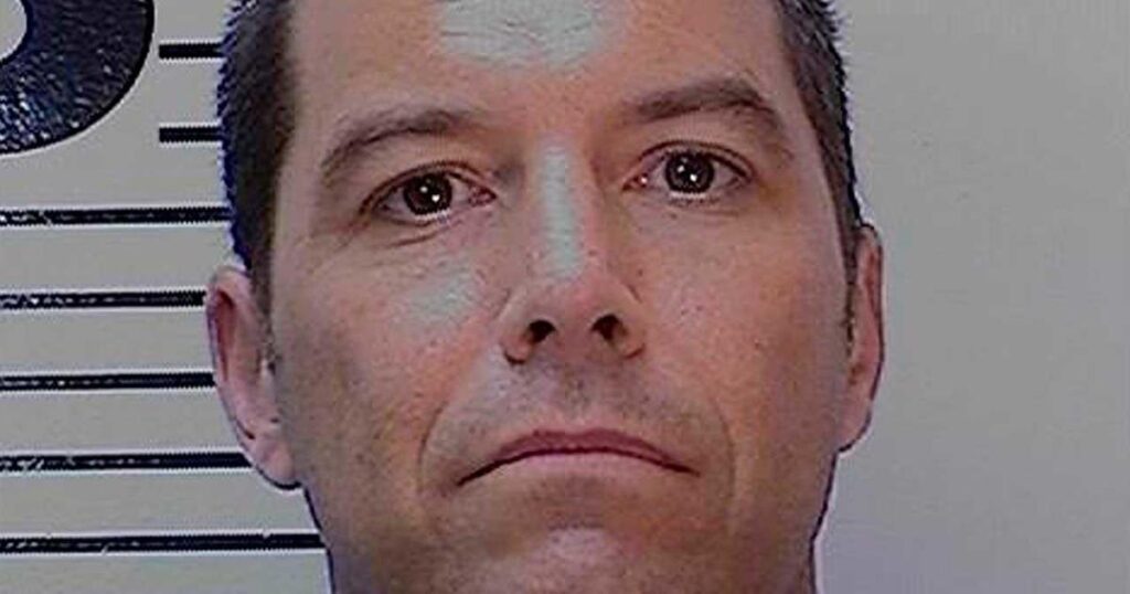 Scott Peterson, convicted of killing his wife and unborn child, re-sentenced to life in prison without parole – CBS News