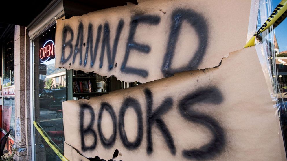 Students protest book bans by distributing ‘Maus,’ ‘Beloved’ – ABC News