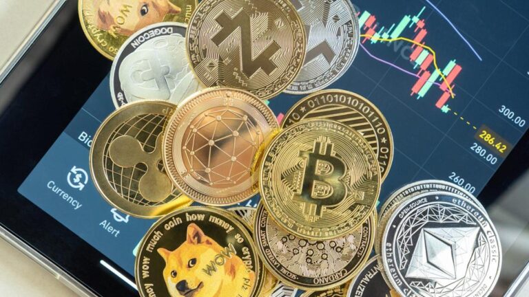 10 Cryptocurrencies That Are Growing and 6 That Are Falling