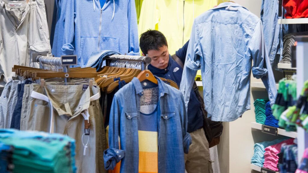 Inflation: Apparel prices remain high even as retailers try to clear inventory