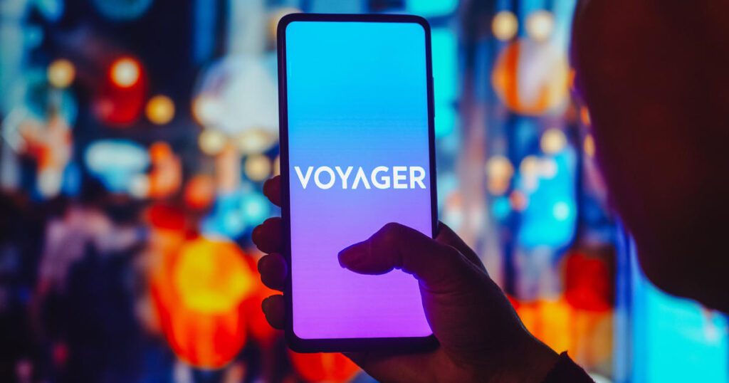Feds tell crypto broker Voyager to stop claiming it’s FDIC insured — because it’s not – CBS News
