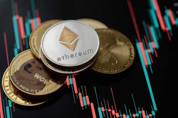 BTC and ETH Sink on Recession Fears, Bringing 2022 Lows into View