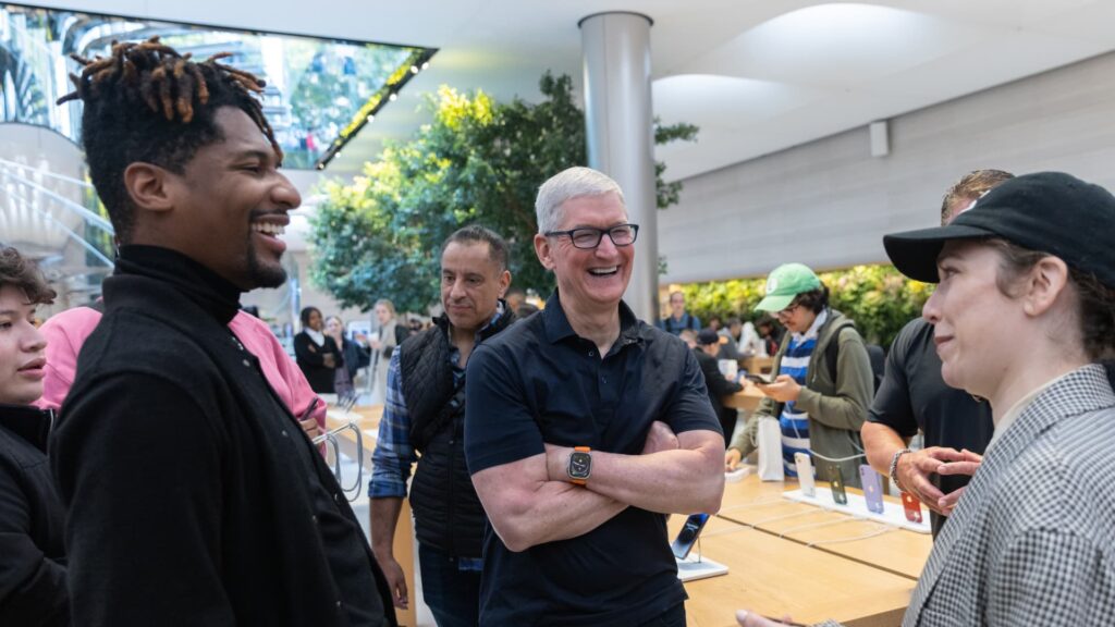 Apple set to report earnings after the bell