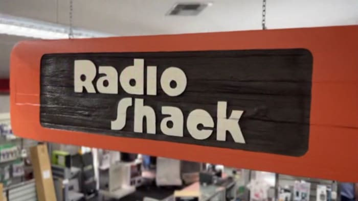 Owner pulls the plug on Orlando’s last RadioShack after 52 years in business