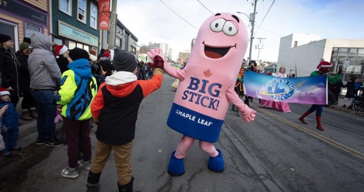 A bologna mascot upstages Santa every year in the St. John’s, N.L., Christmas parade | Globalnews.ca