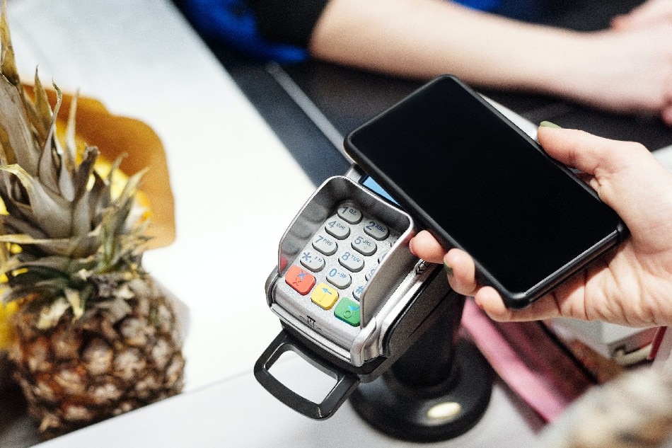 Boosting PH digital economy with cashless transactions | ABS-CBN News