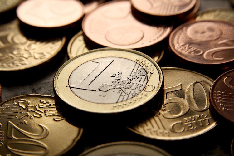 EUR/USD Forecast: Risks tilted to the downside while below 1.1000