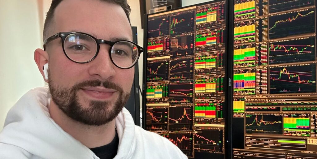 24-Year-Old Stock Trader Who Made $8 Million Shares Top 4 Indicators