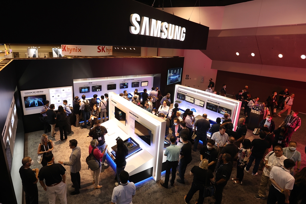 Samsung, SK to unveil latest chips at Flash Memory Summit next month