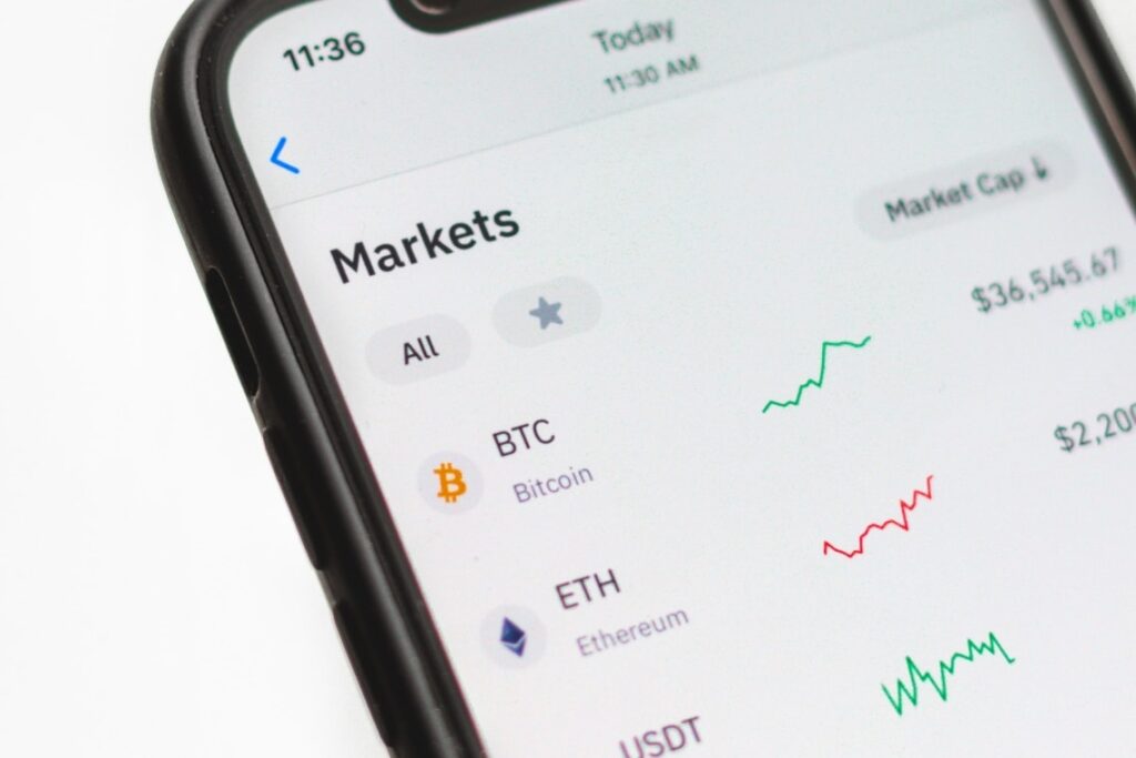 Bitcoin and Ethereum could move nervously according to eToro