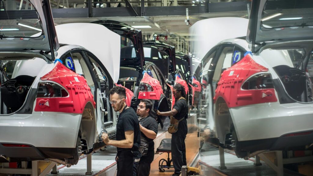 Business Insider Found Seven Tesla Workers Who Aren’t Sure About A Union So That Settles That