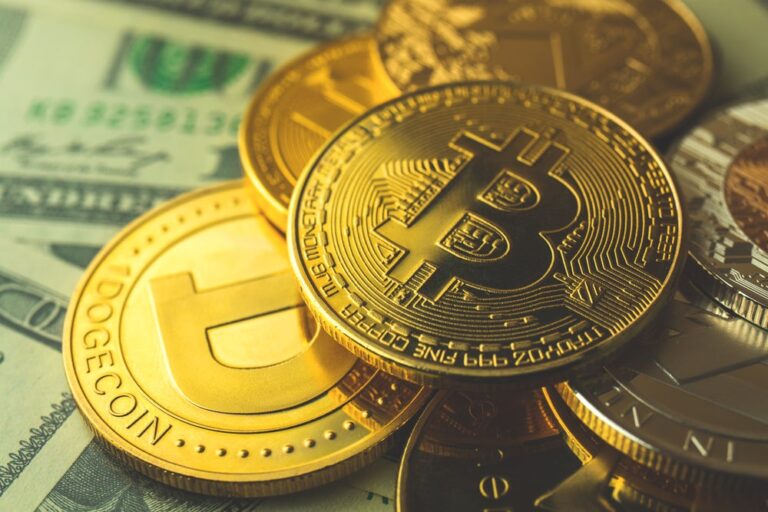 Bitcoin, Ethereum, Dogecoin Trade Mixed As Spot ETF Flows Turn Negative For First Time Since Launch: Analyst Predicts Over 600 Days Of Bullish Momentum In Store For King Crypto – Benzinga