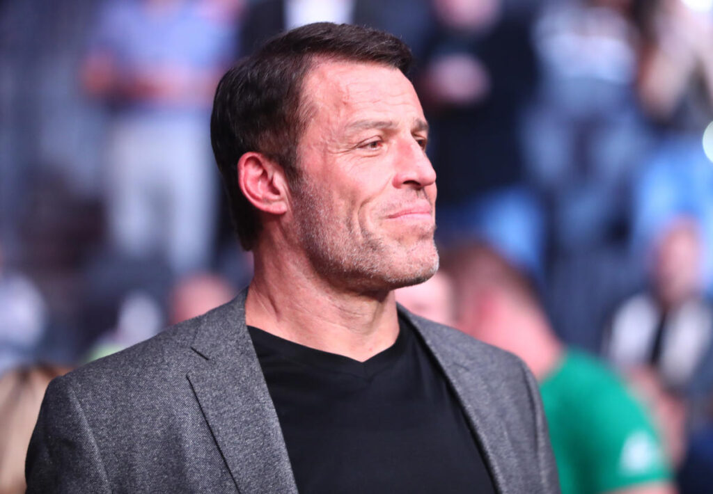 Tony Robbins shares one reminder for those caught up in the ‘Magnificent 7’ bubble