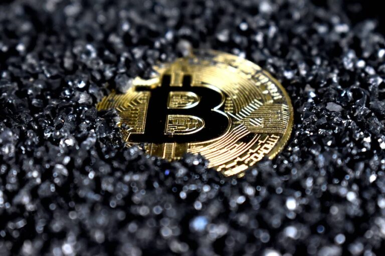 Analyst Predicts: Bitcoin On The Brink Of A Monumental Rally – Here’s Why