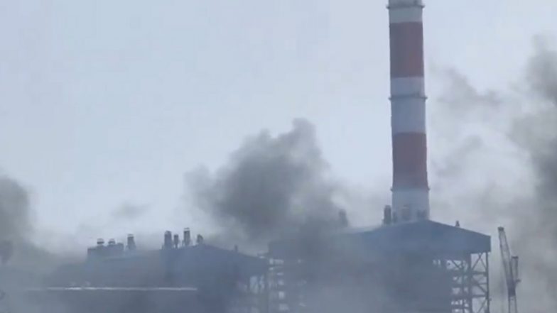 Jharkhand Fire Video: Massive Blaze Erupts at NTPC Plant in Chatra, Viral Video Shows Black Smoke Covering Skies | 📰 LatestLY